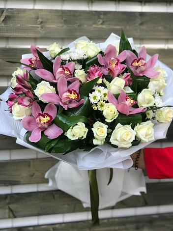Букет цветов из: Розы и Хризантемы в Кугульте