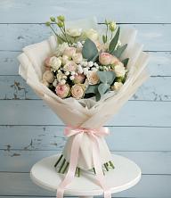 Букет цветов из:  Розы и Лизиантусы в Кугульте