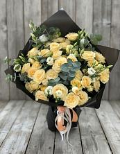 Букет цветов из:  Розы и Лизиантусы в Кугульте