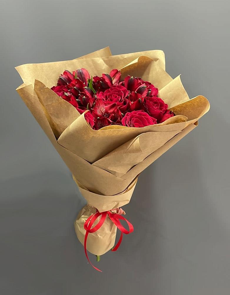 Букет цветов из: Альстромерии и Розы в Кугульте