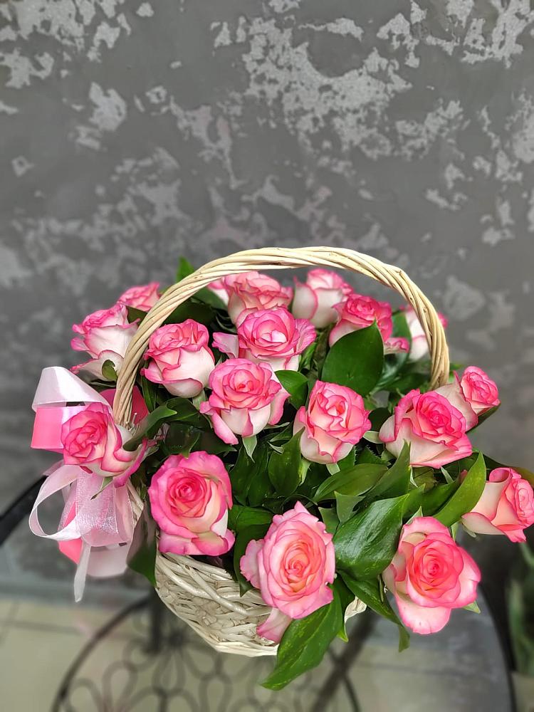 Цветочная композиция из Розы в корзине в Кугульте