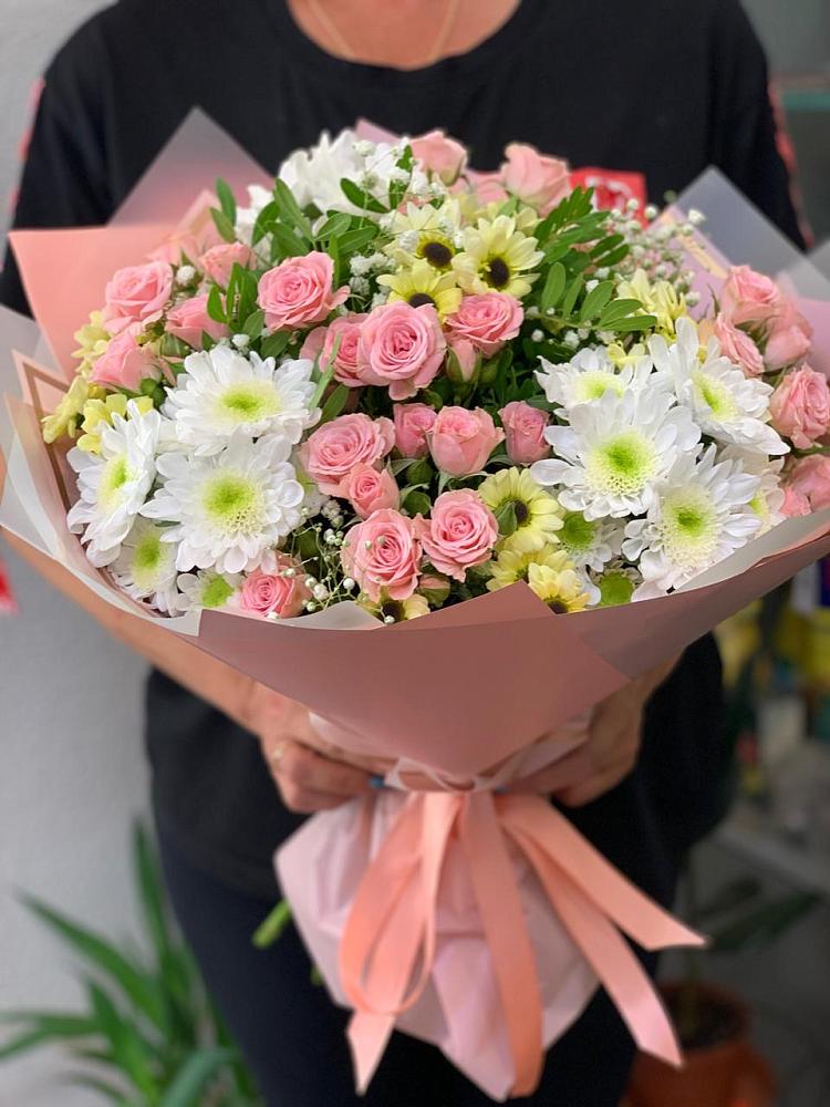 Букет цветов из: Розы и Хризантемы в Кугульте