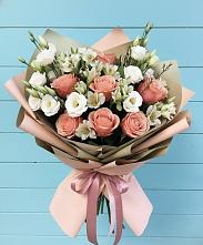 Букет цветов из:  Розы, Альстромерии и Лизиантусы в Кугульте