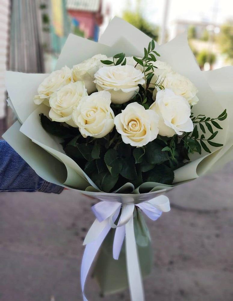 Букет Белые розы Проуд в Кугульте
