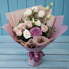 Букет цветов из:  Розы и Лизиантусы в Кугульте