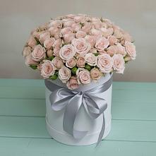 Цветочная композиция из Розы в шляпной коробке в Кугульте