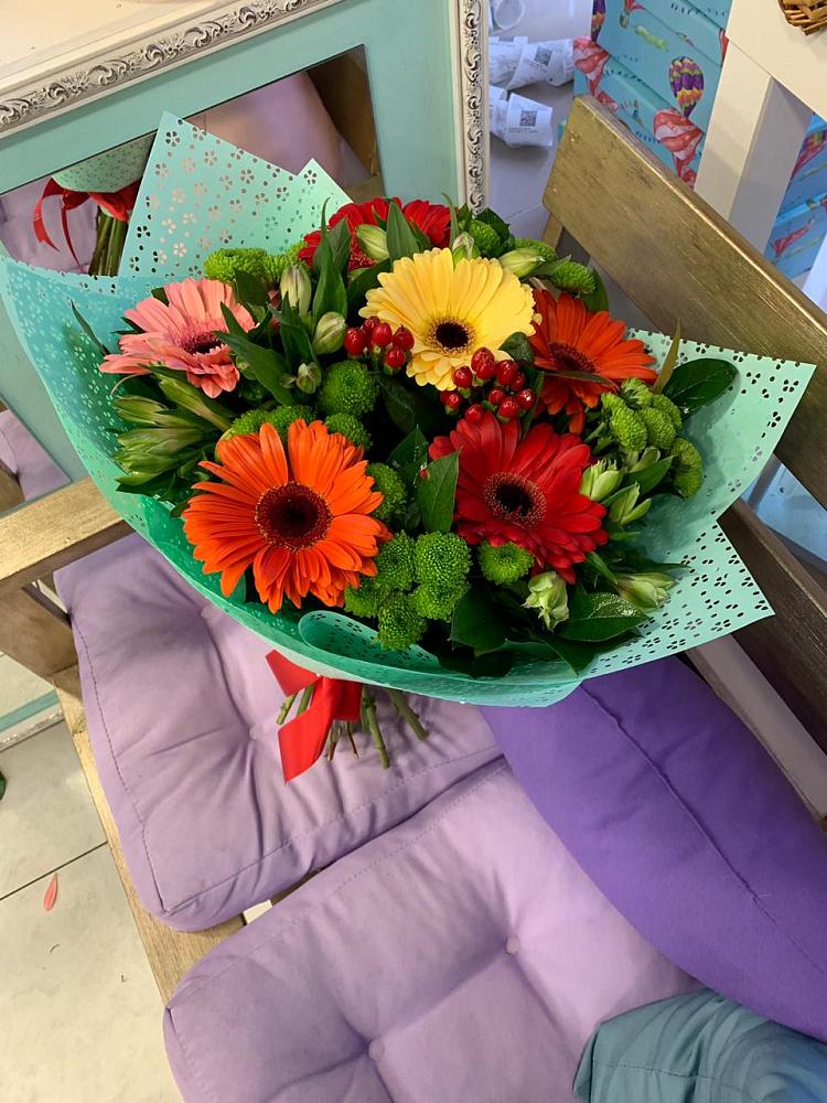 Букет цветов из: Герберы, Хризантемы и Альстромерии в Кугульте
