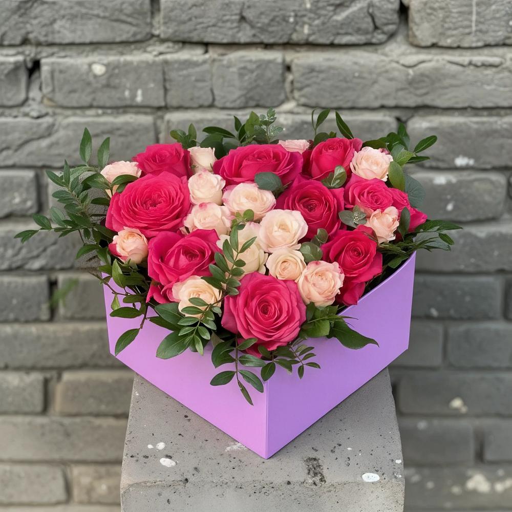 Цветочная композиция из Розы в коробке в Кугульте