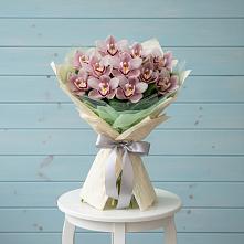 Букет цветов из:  Орхидеи и Розы в Кугульте