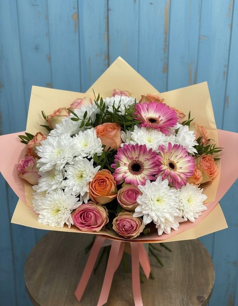Букет цветов из: Розы, Герберы и Хризантемы в Кугульте