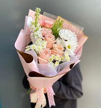 Букет цветов из:  Хризантемы и Розы в Кугульте