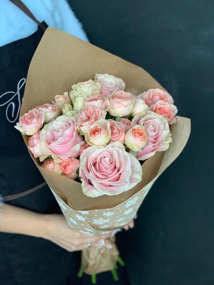 Букет цветов из: Хризантемы и Розы в Кугульте