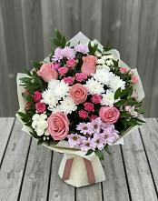 Букет цветов из:  Альстромерии, Гвоздики, Розы и Хризантемы в Кугульте