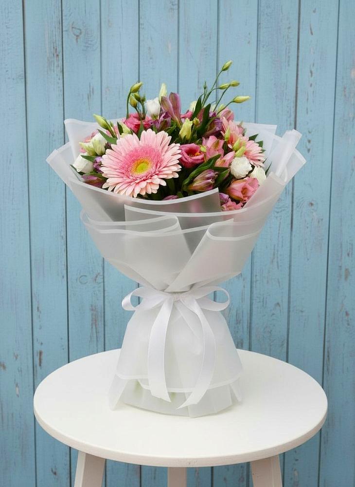 Букет цветов из: Герберы, Альстромерии и Лизиантусы в Кугульте