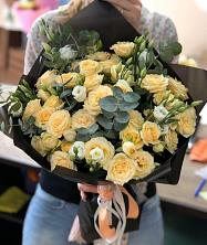 Букет птица счастья в Кугульте Букет цветов из: Розы и Лизиантусы в Кугульте