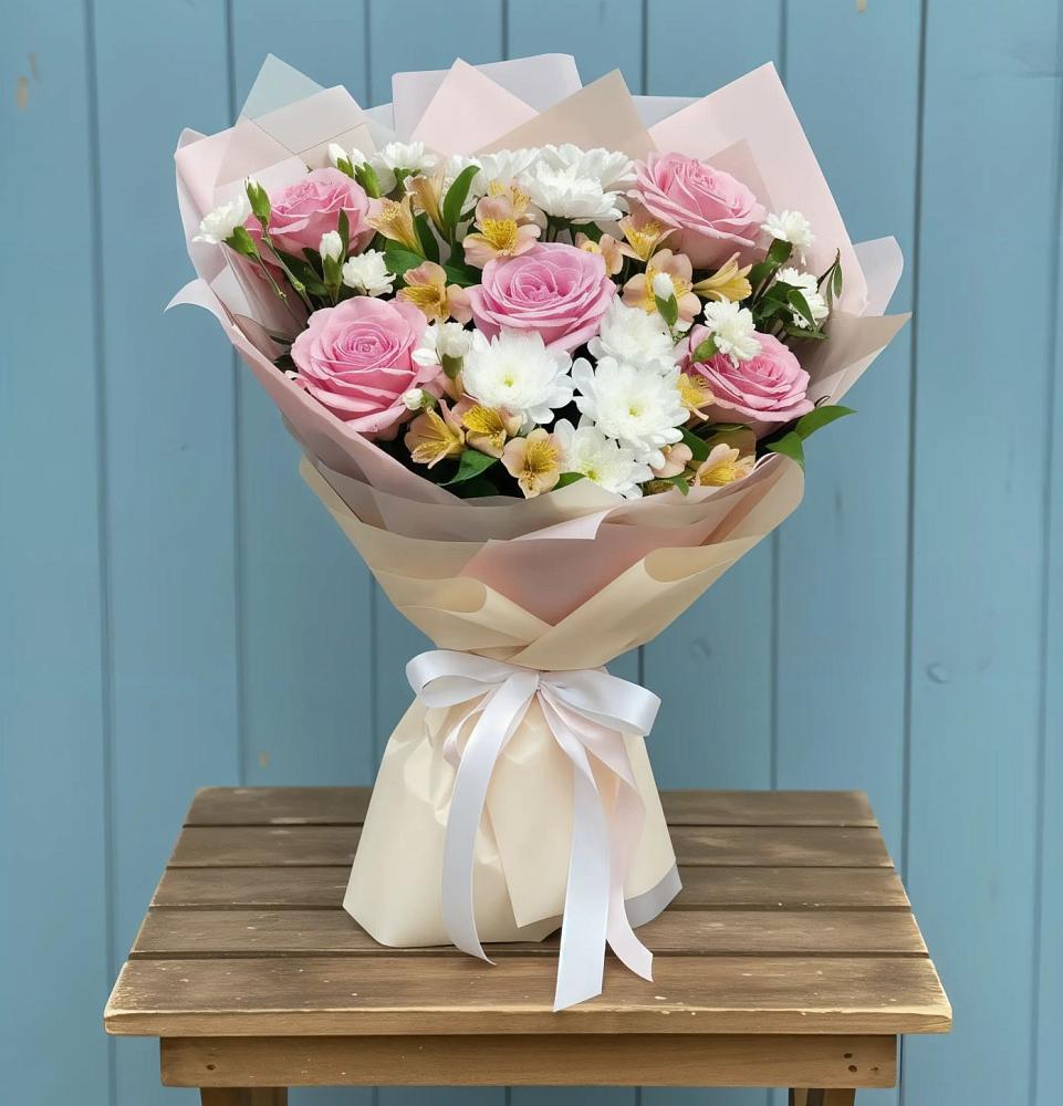 Букет цветов из: Гвоздики, Орхидеи и Розы в Кугульте