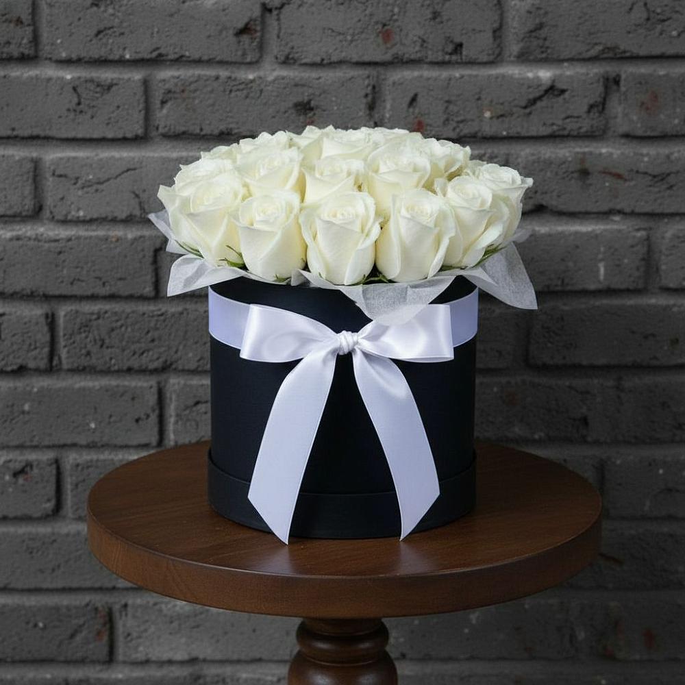 Цветочная композиция из Розы в шляпной коробке в Кугульте