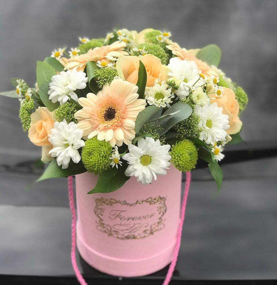 Цветочная композиция из Розы, Герберы и Хризантемы в шляпной коробке в Кугульте