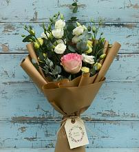Букет цветов из:  Розы и Лизиантусы в Кугульте