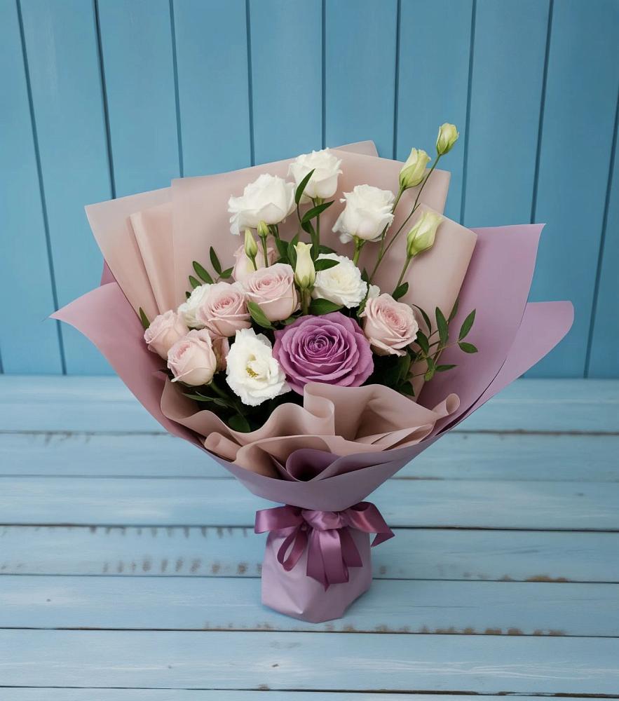 Букет цветов из: Розы и Лизиантусы в Кугульте